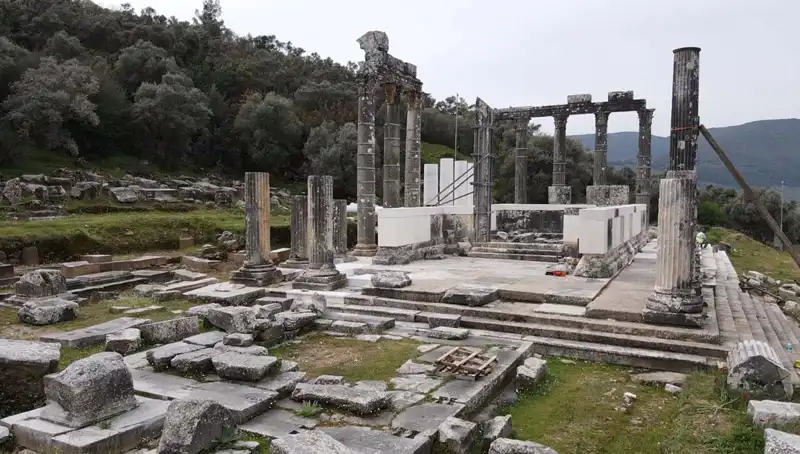 Zeus Tapınağı'nda Eşsiz Restorasyon Çalışmaları Devam Ediyor