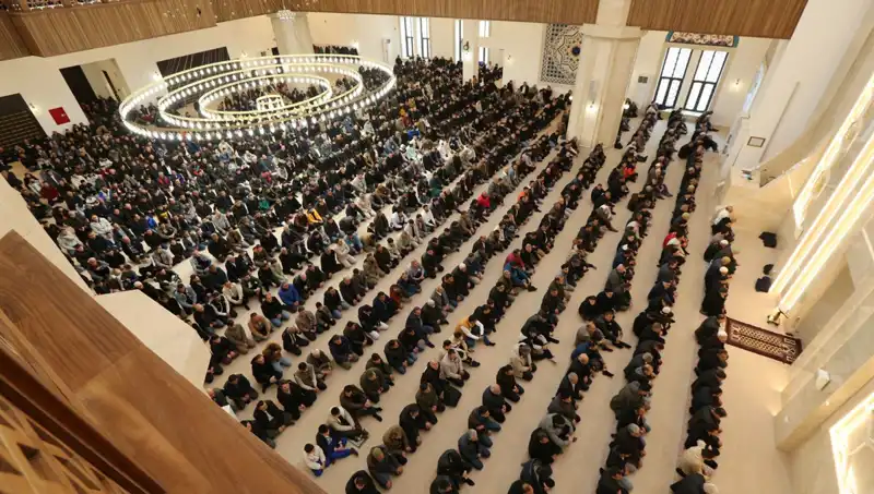 Cuma Namazı Saatleri: 4 Nisan 2025'te Hangi İllerde Kaçta Kılınacak?