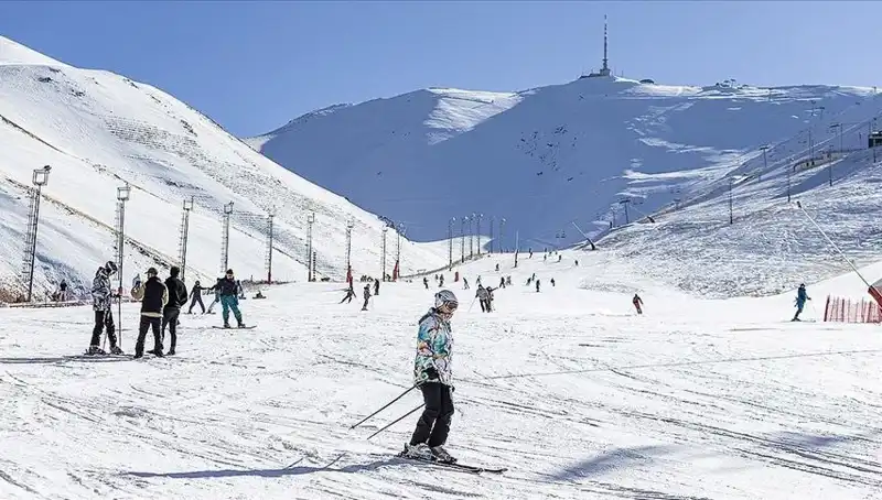 Palandöken Kayak Merkezi'nde Eşsiz Bir Kış Deneyimi: En Yüksek Kar Kalınlığı!