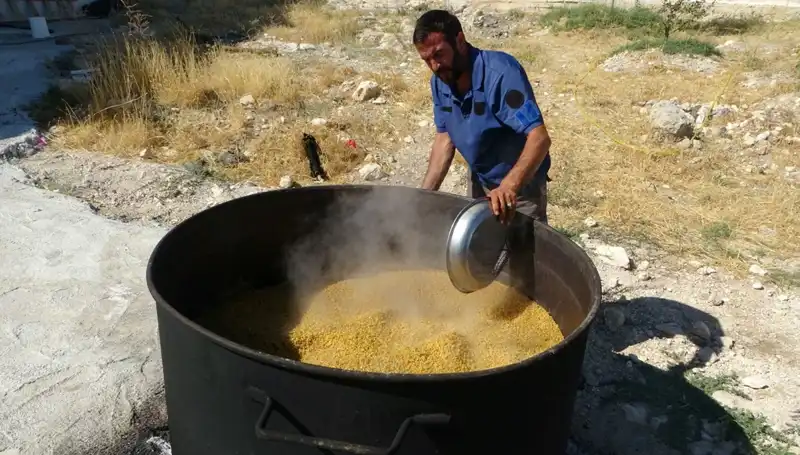 Her Yıl Merakla Beklenen Geleneğin Adı: Kazanlar Kaynamaya Başladı