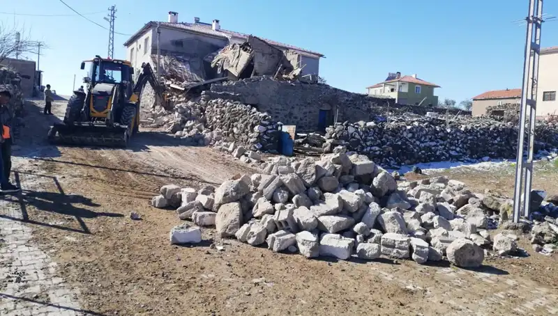 Kayseri'de Trajik Bir Olay: Ahır Çöktü, Hayvanlar Telef Oldu