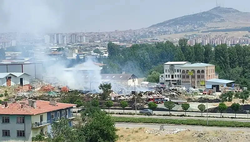 Otluk Alandan Kalkan Alevler Depoyu Küle Çevirdi: Yangınla İlgili Tüm Detaylar
