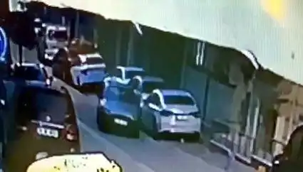 Esenyurt’ta Oto Kazası: Park Halindeki Araçlara Çarptı, Kaçtı!