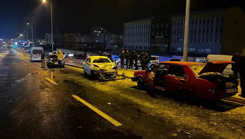 Kayseri’de Kadronun Kaza Anı: 11 Araç Birbirine Girdi!